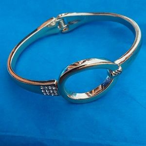 Hinge Gold Bracelet Laundry